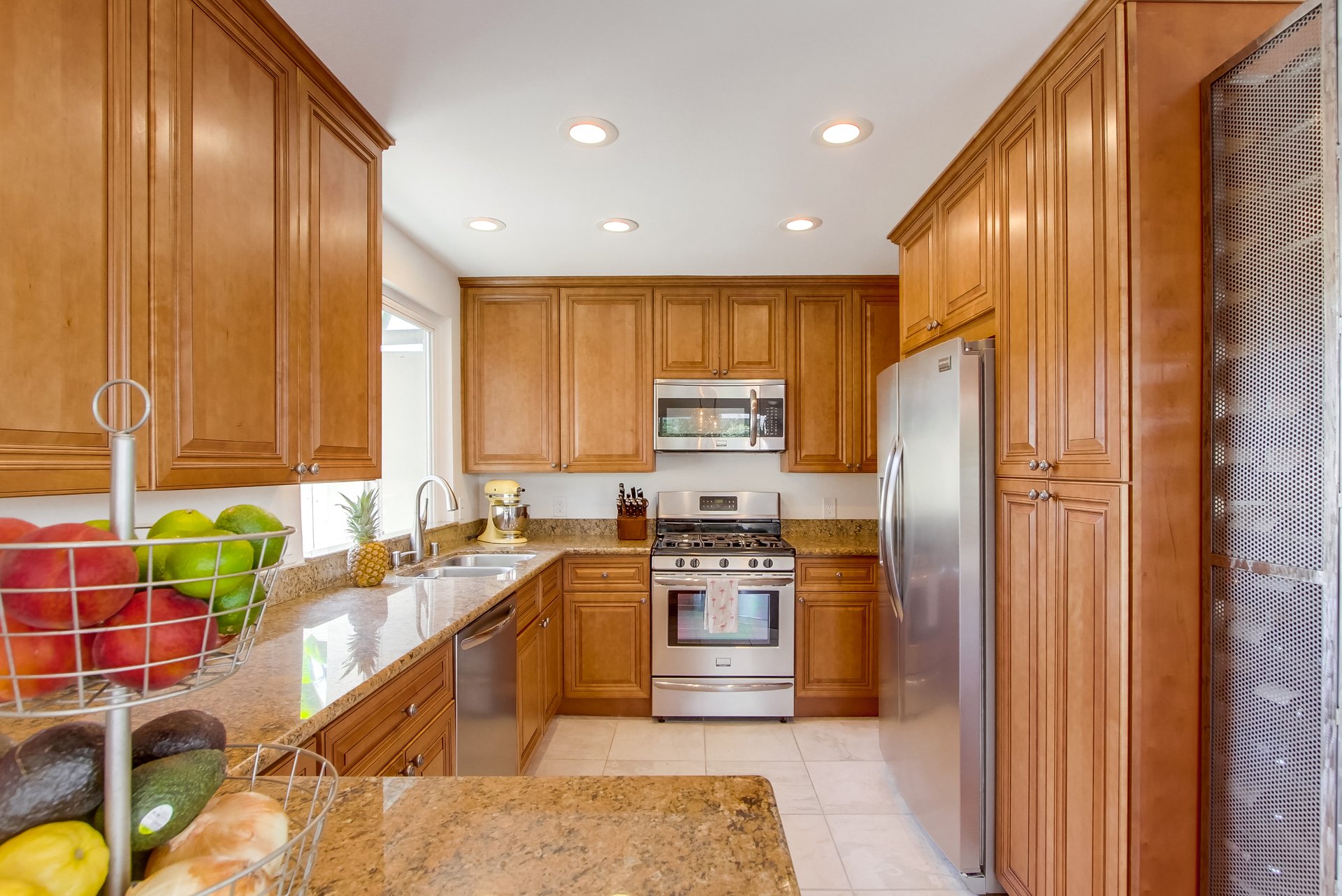 4565 Highland Avenue