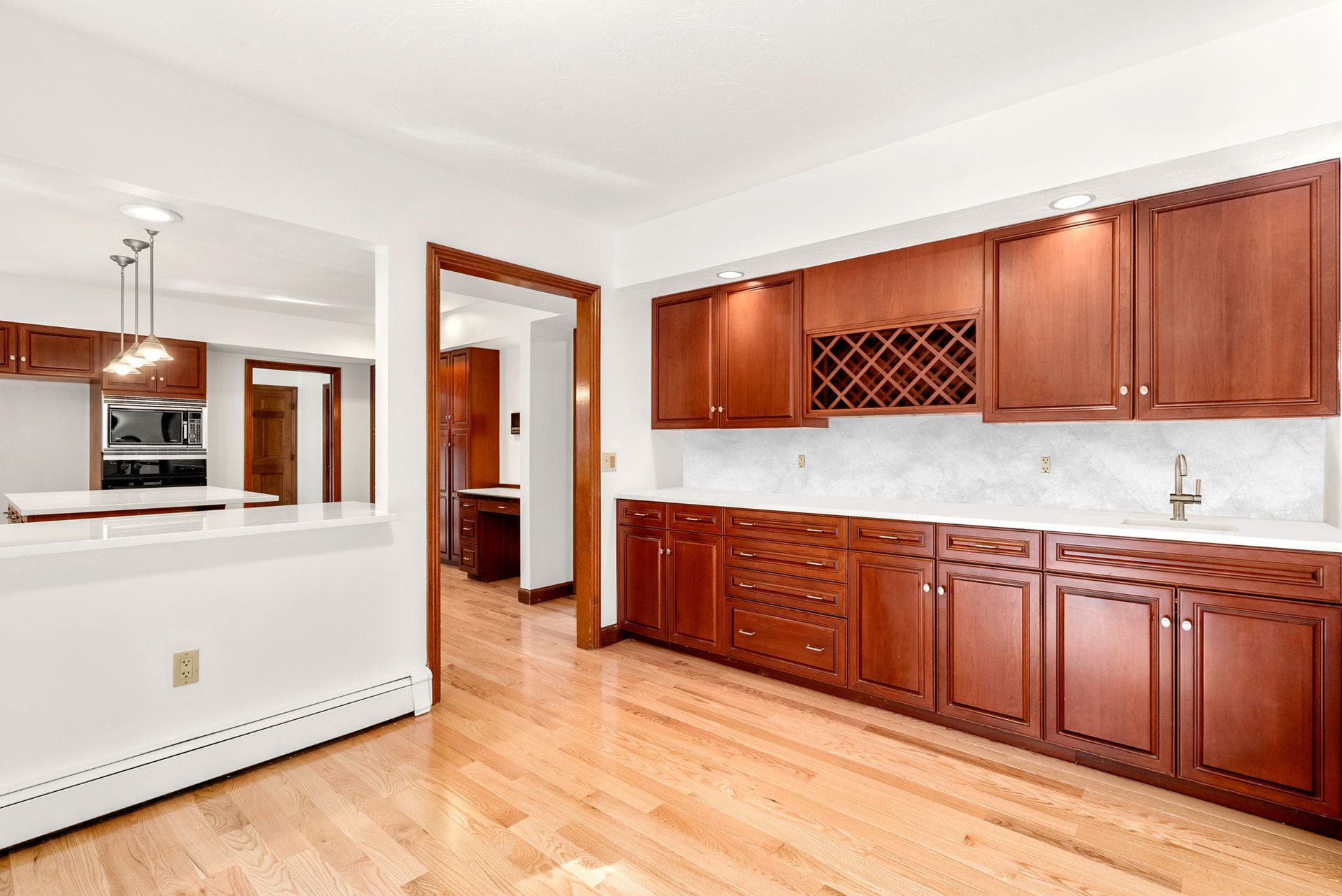 4 Leslie Rd