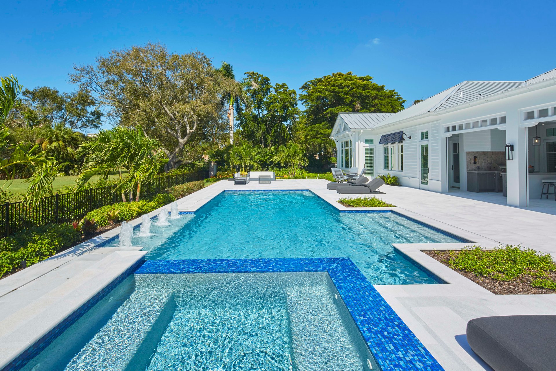 PELICAN BAY
