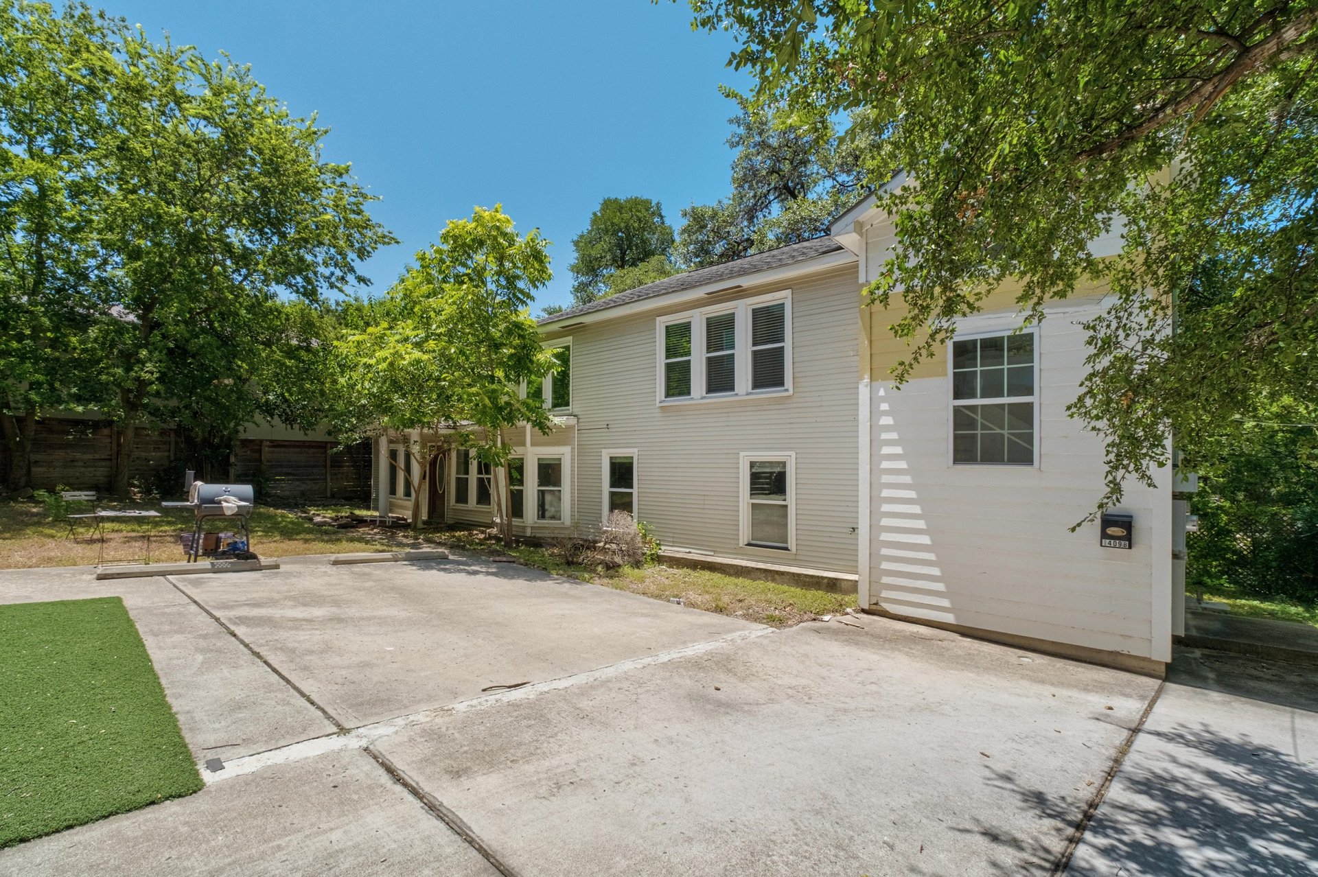 2413 Enfield Road 