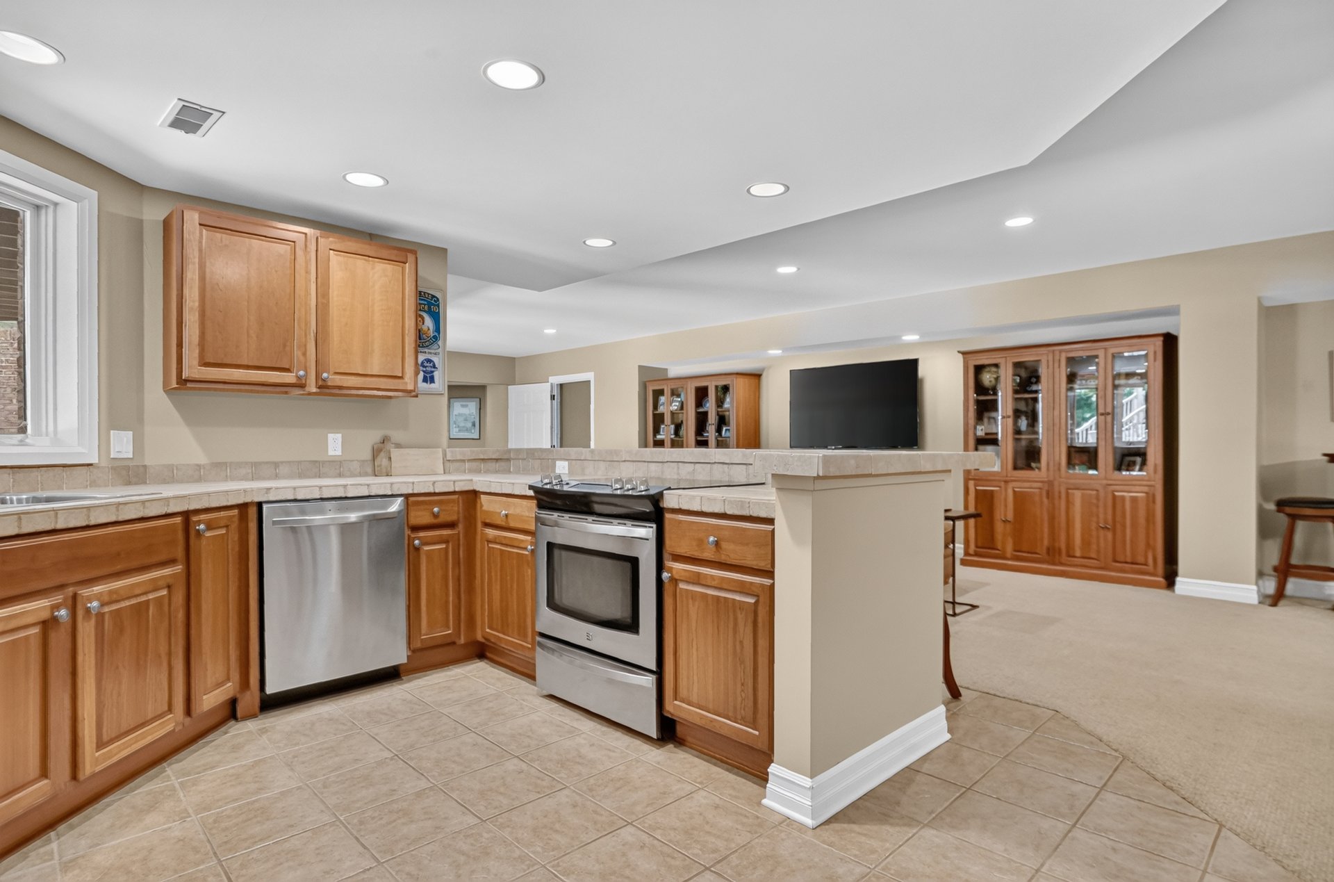 12172 Woodline