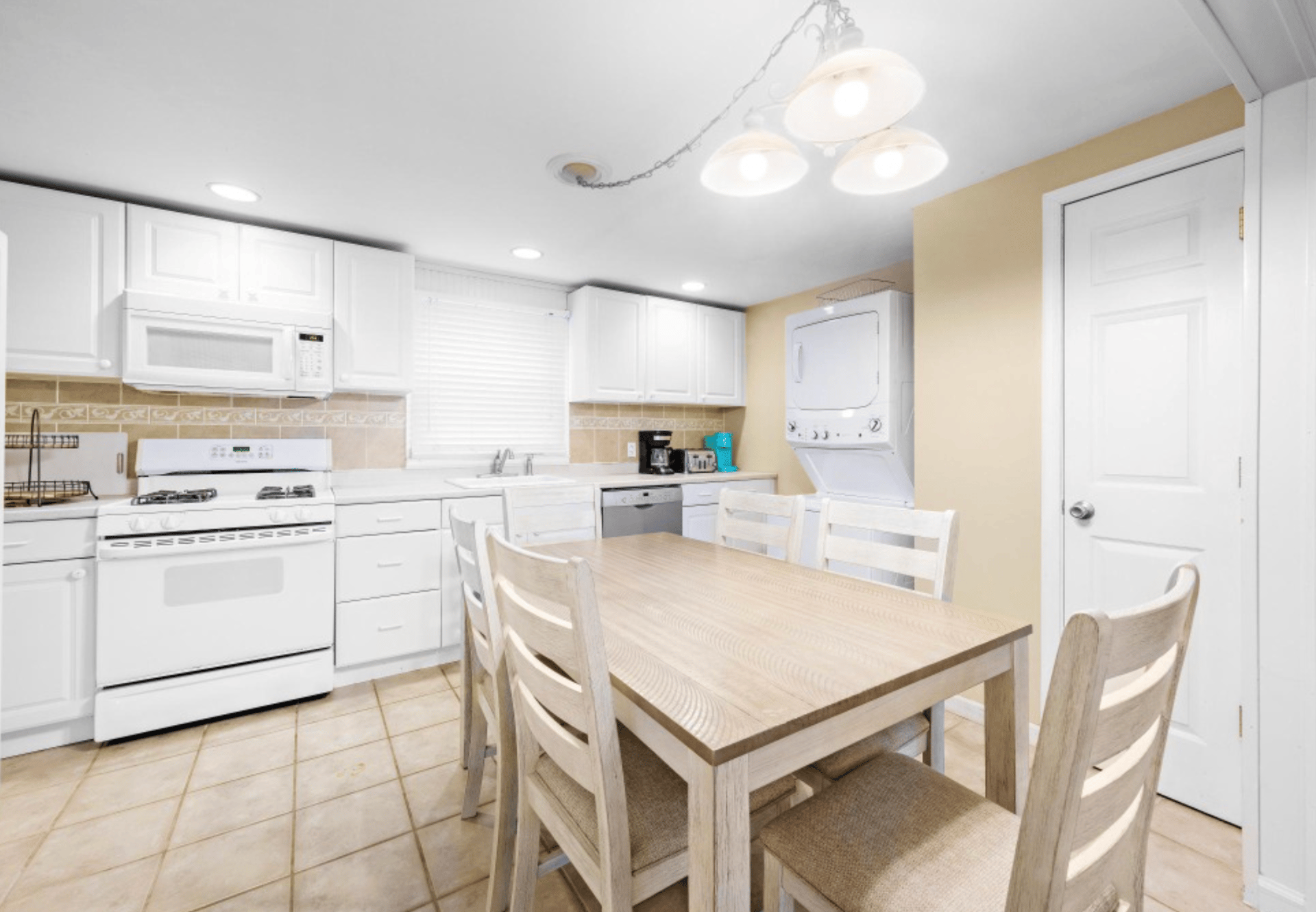 18 E Dupont Ave, Brant Beach (Ground Floor) 