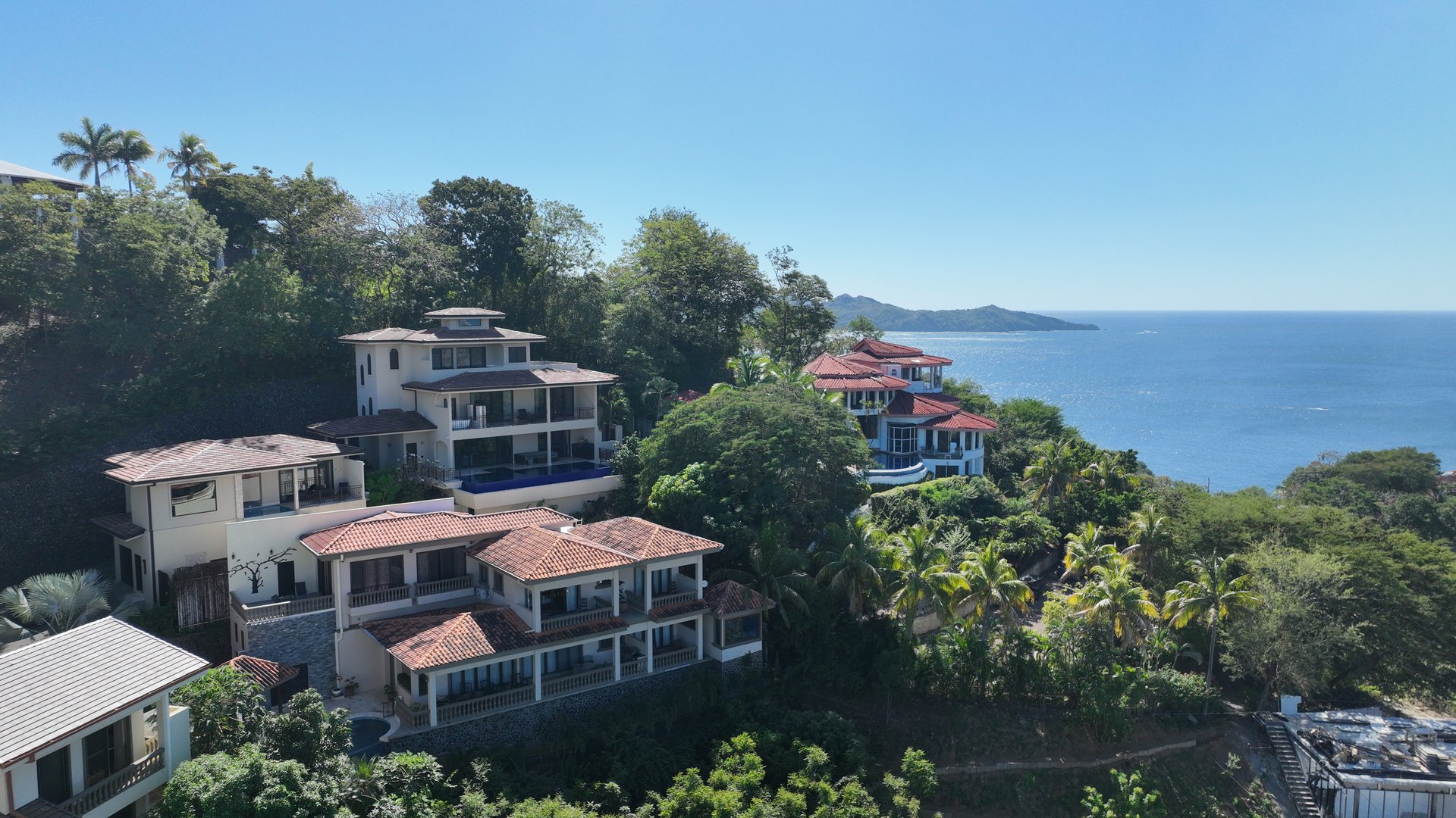 Casa Todo Bien and Guest House: Luxury 4BR Main Home + Guest House with Ocean Views