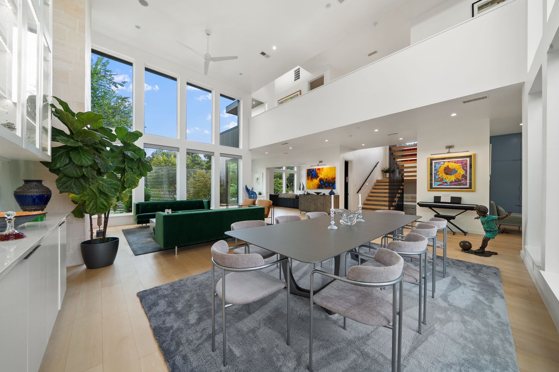 423 W Colorado Boulevard