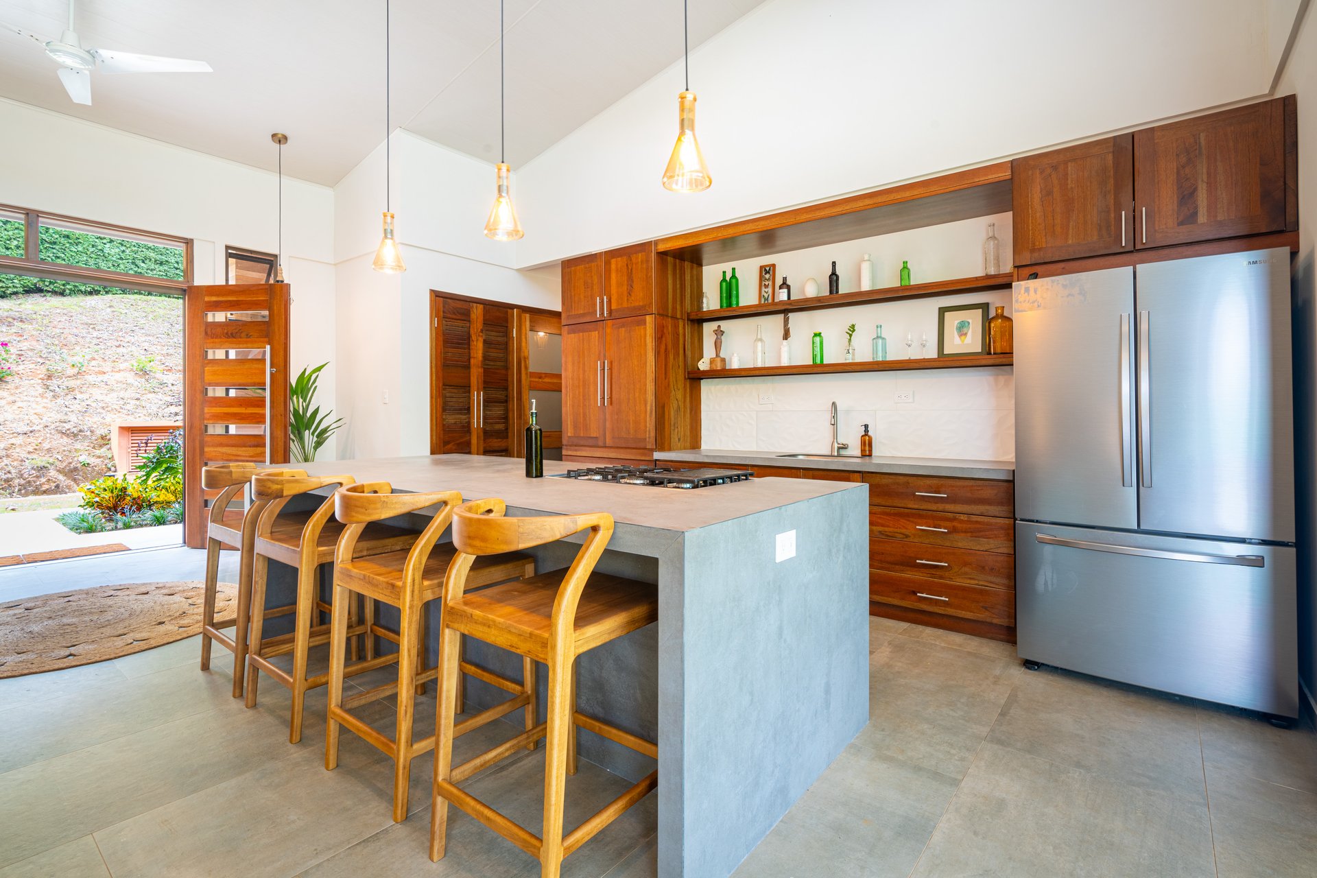 Stunning 4-Bedroom Home with Mountain Views – Perfect Blend of Seclusion and Convenience.