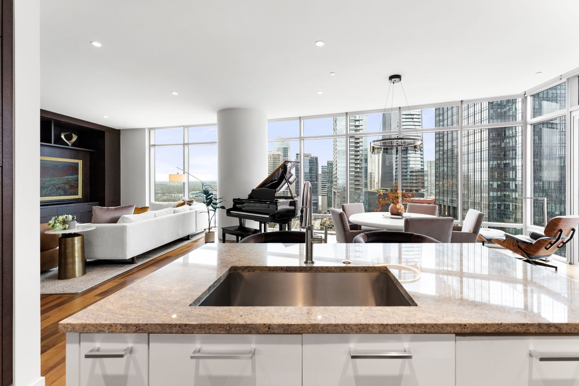 200 Congress Avenue #21E