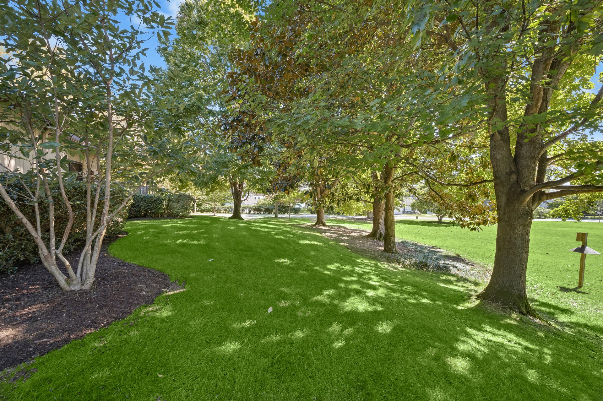 668 Broadwater Way
