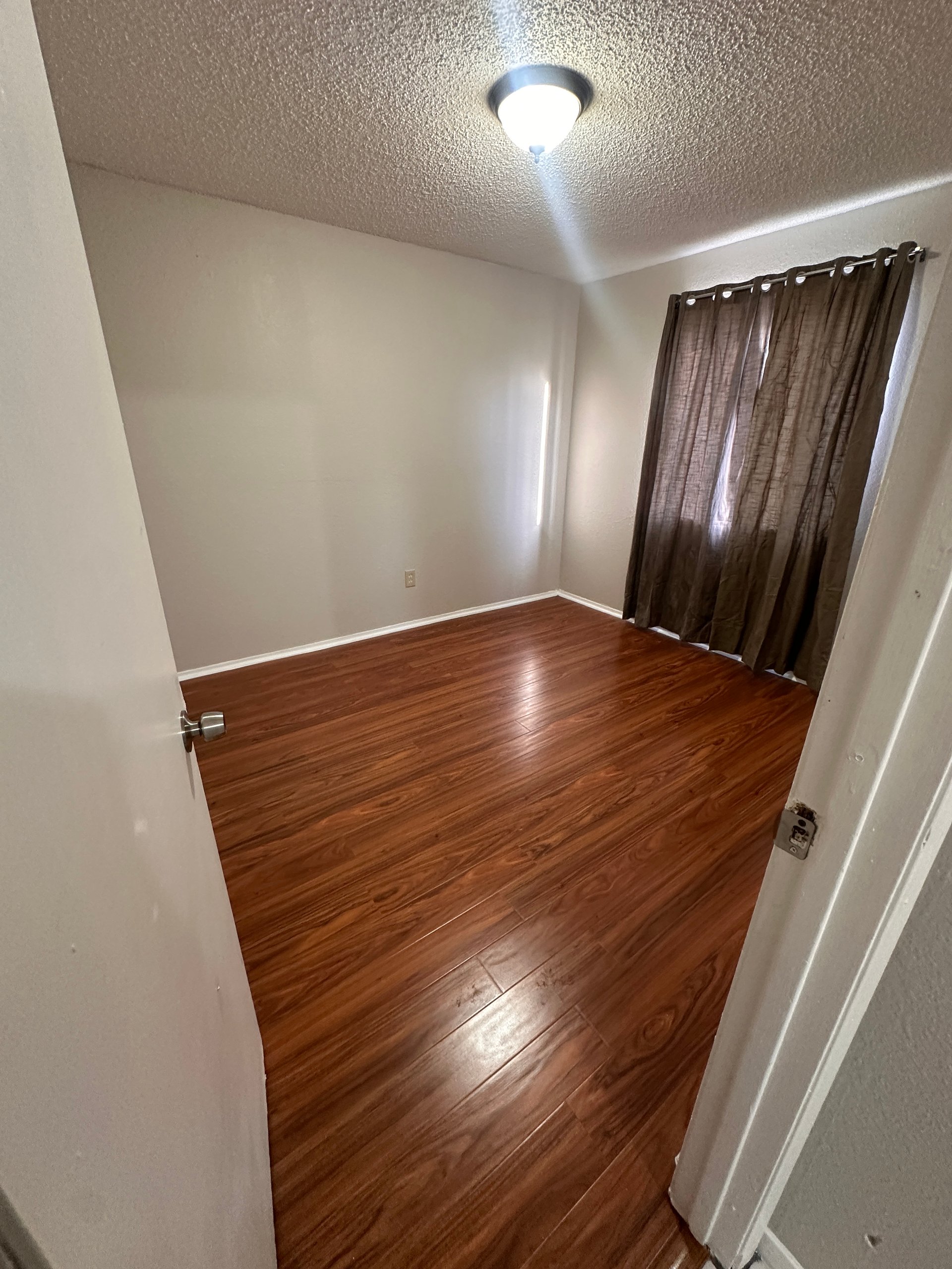 806 E Standifer