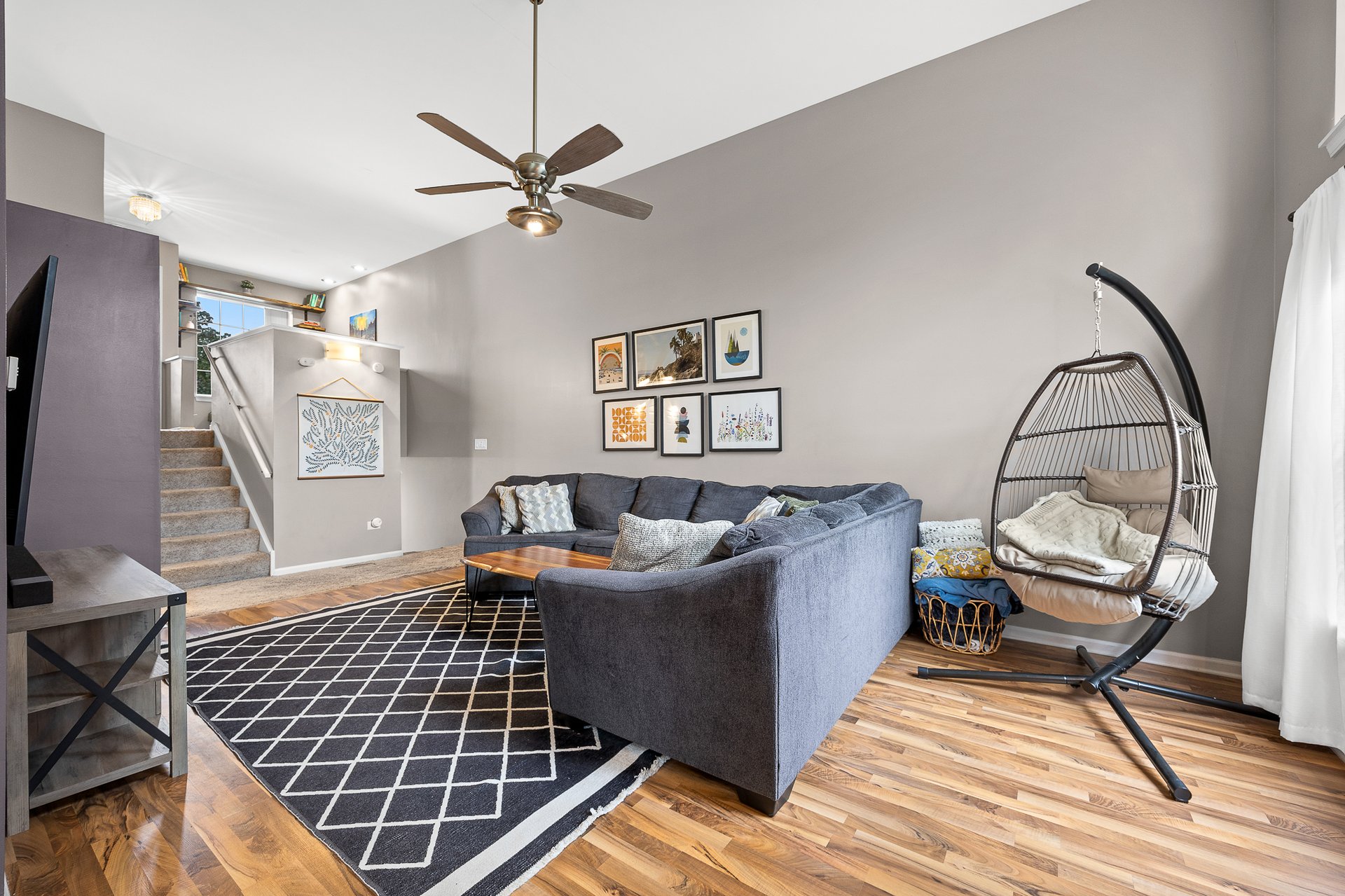 347 Gladstone Ln