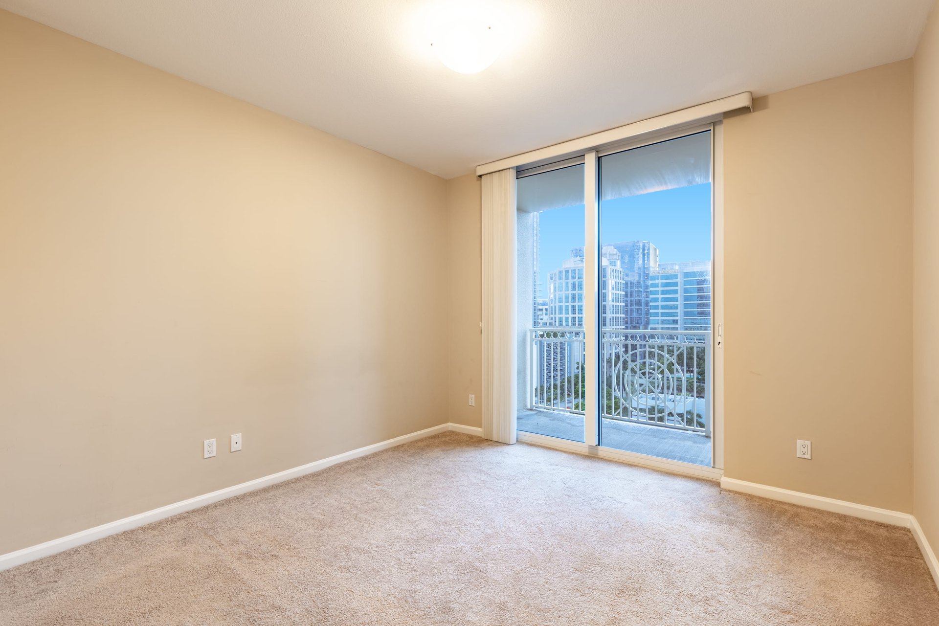 511 SE 5th Ave Unit: 1423