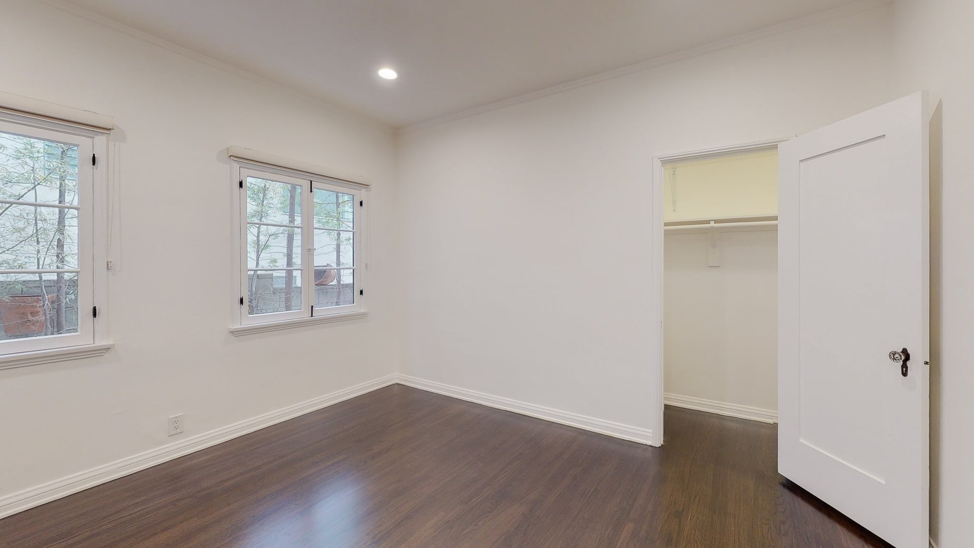 128 S Oakhurst Drive, Beverly Hills