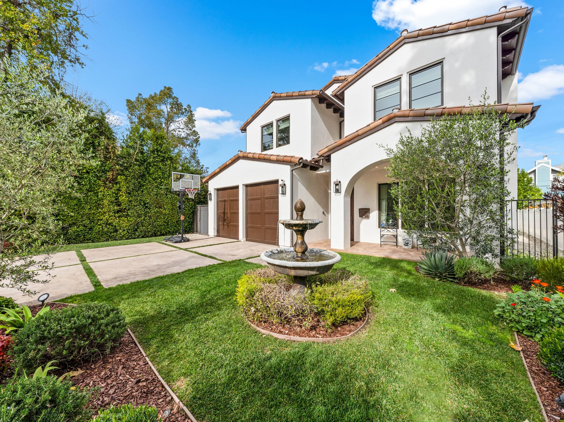13031 Bloomfield St, Studio City