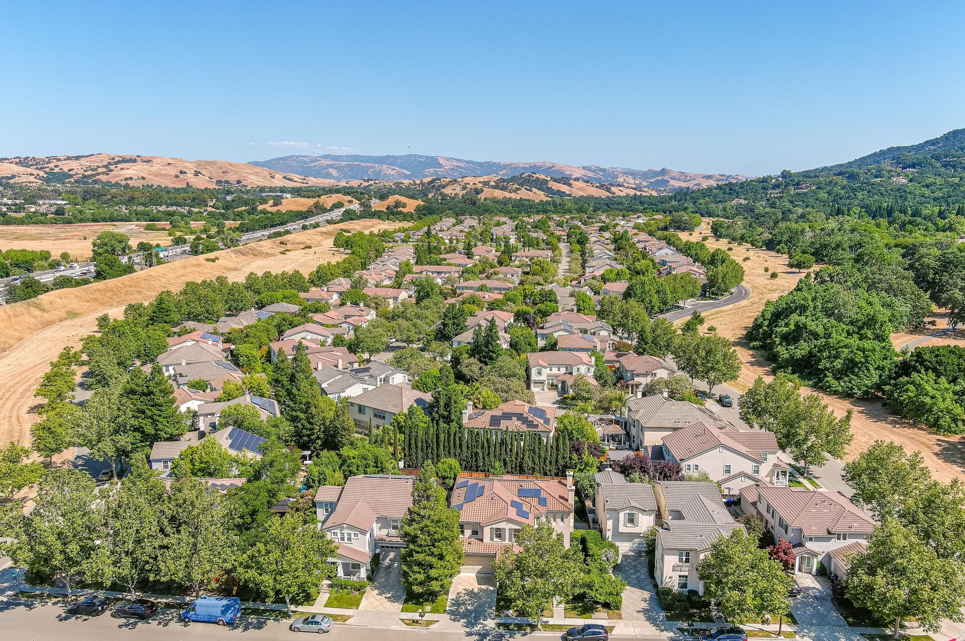 2112 Laguna Creek Lane