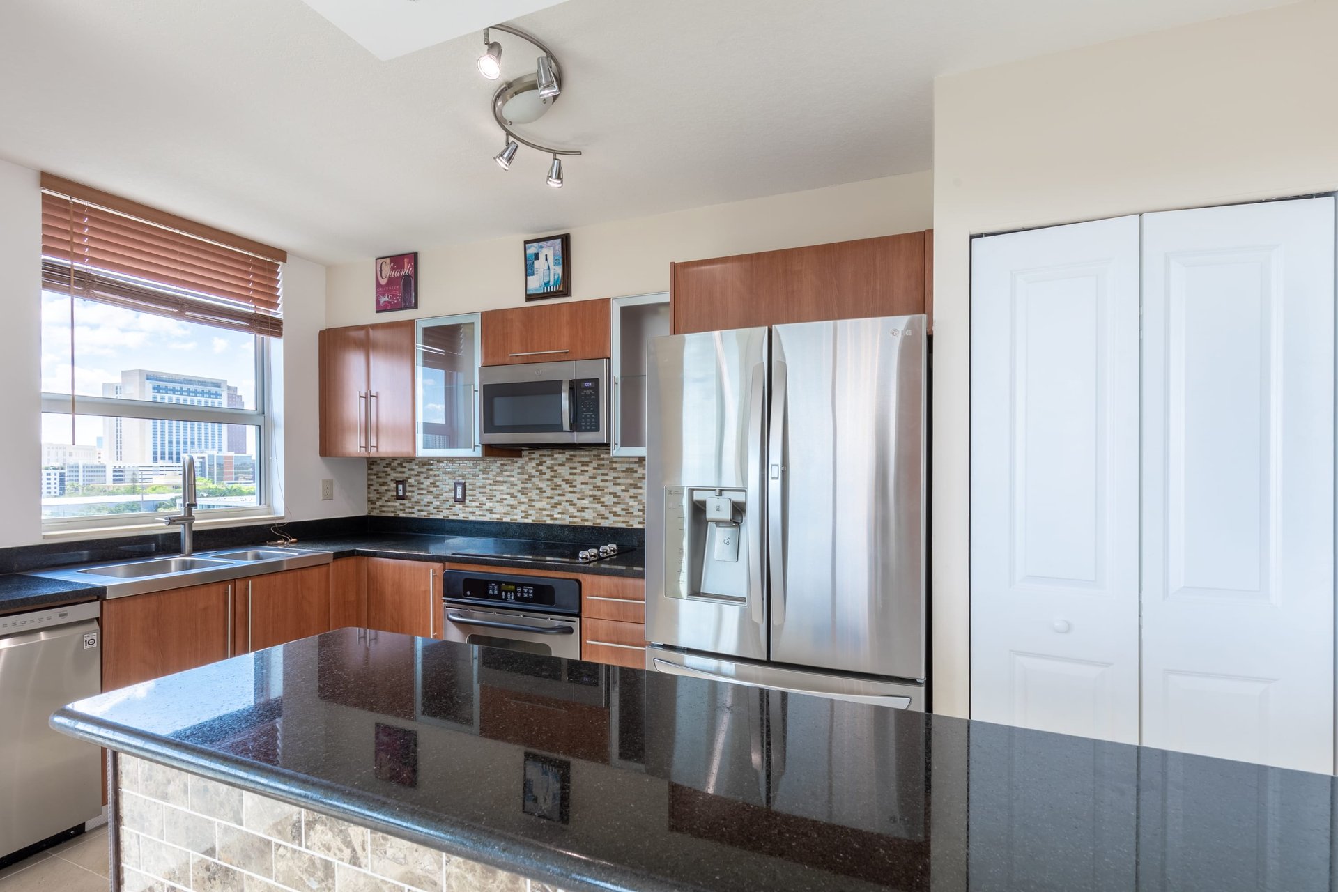 600 W Las Olas Blvd Unit: 907