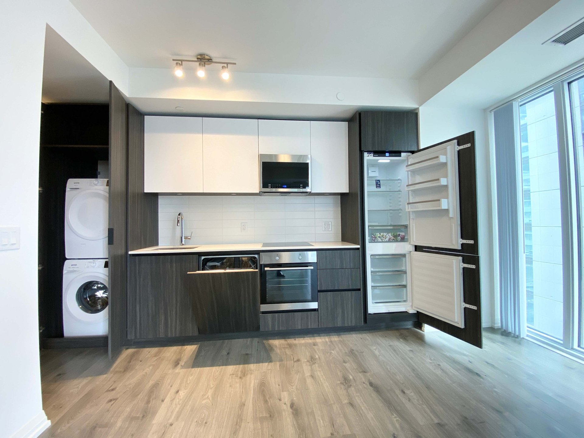 8 Widmer St Unit: 2005