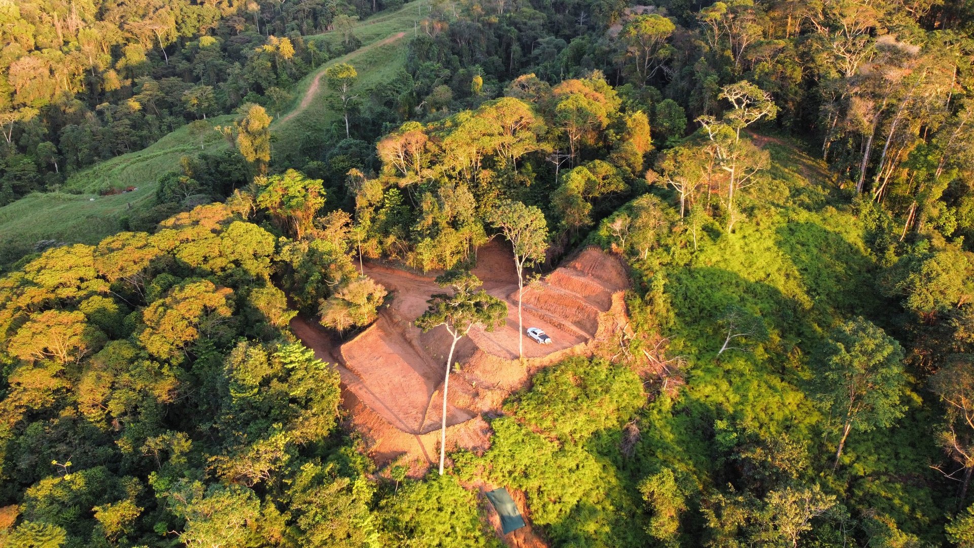 Ocean View Lots in the Exclusive Uvita Mountains. 
