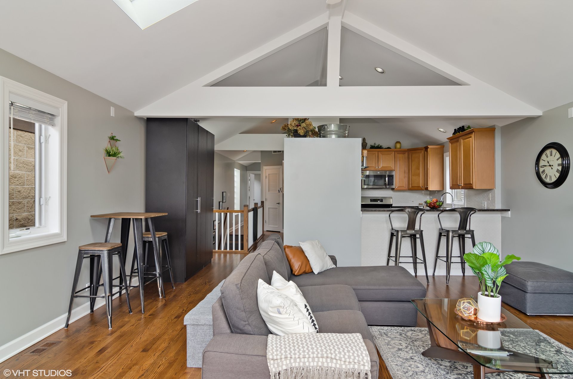 3247 N Racine #3