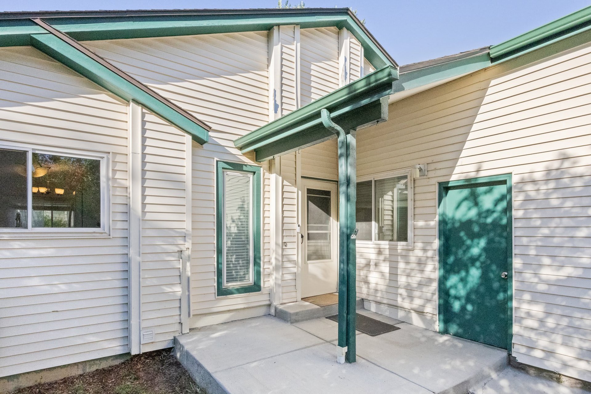 9297 W 98th Pl