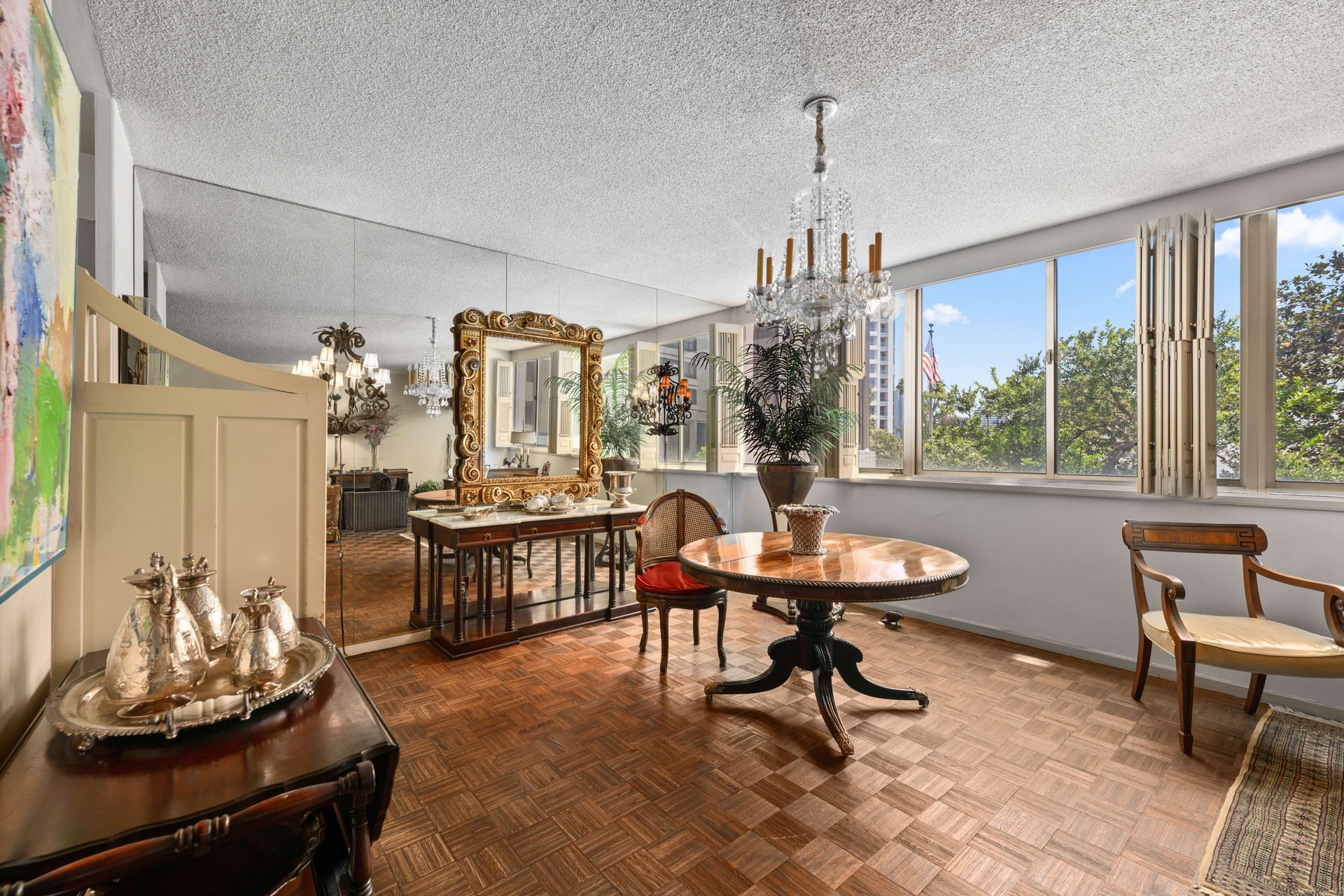 The Comstock #1B, Wilshire Corridor
