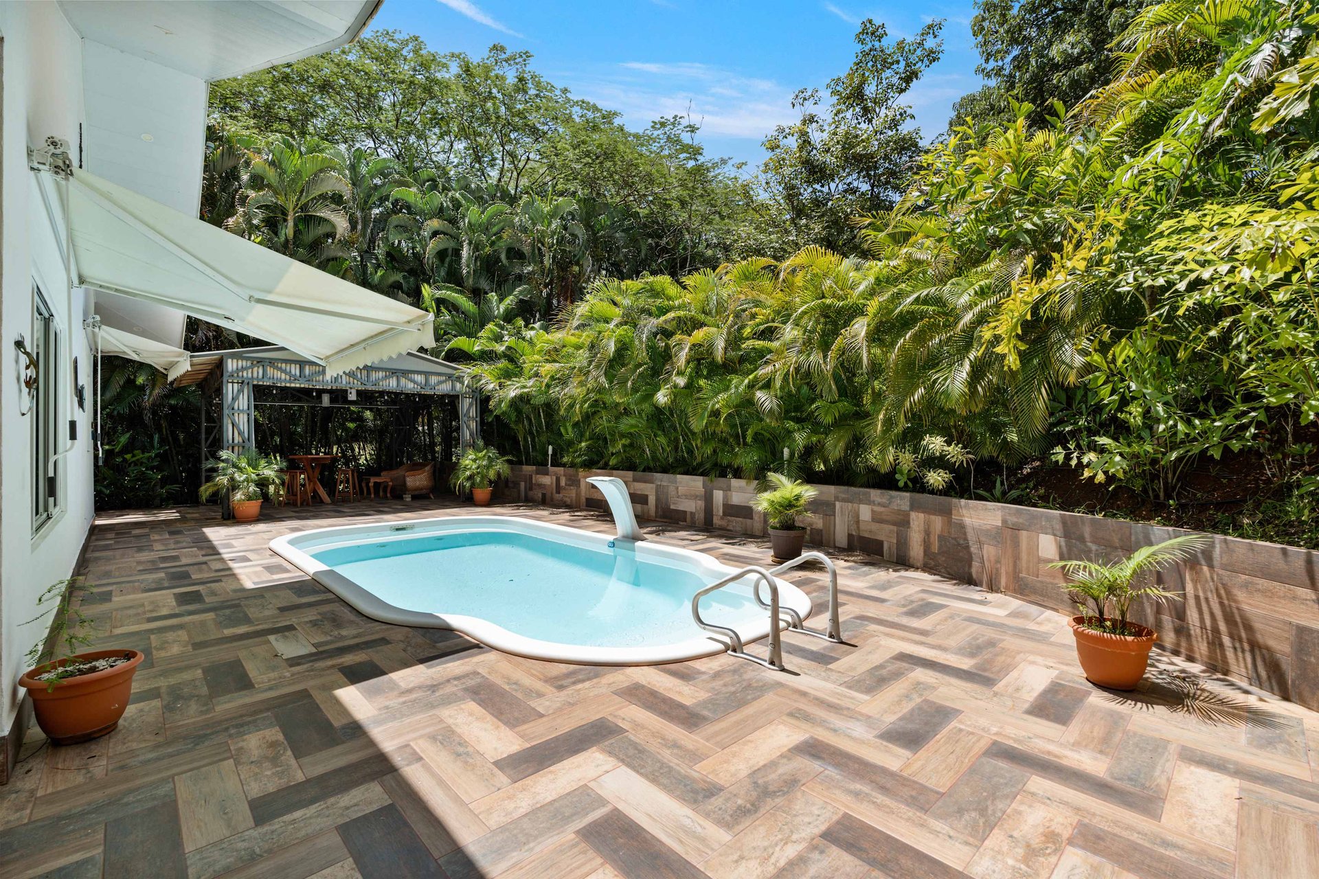 Casa de Palmas | Beautiful gated community just 5 min. to the beach!