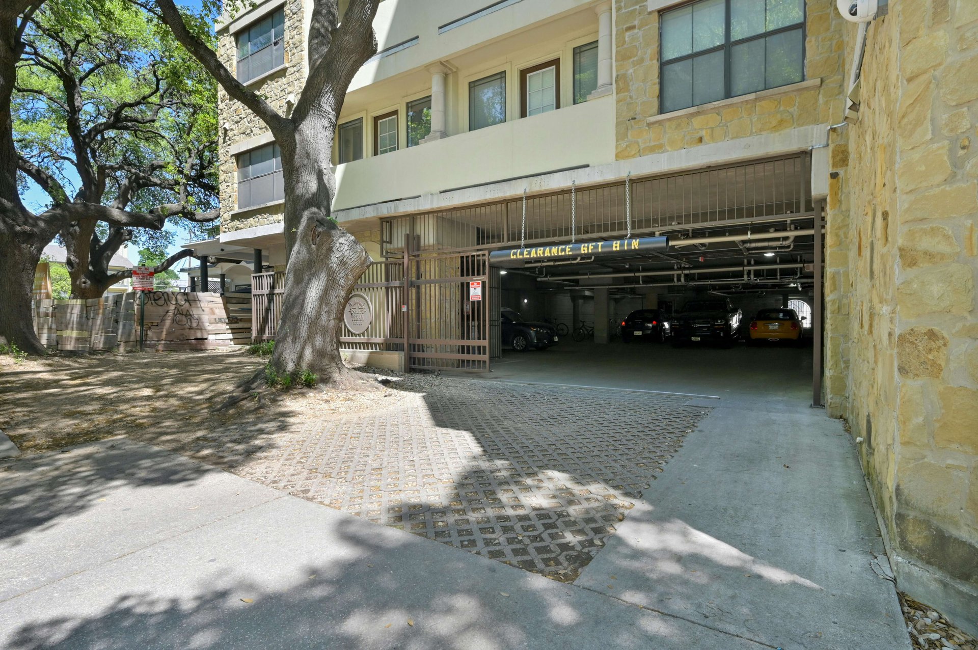 2505 San Gabriel Street #207