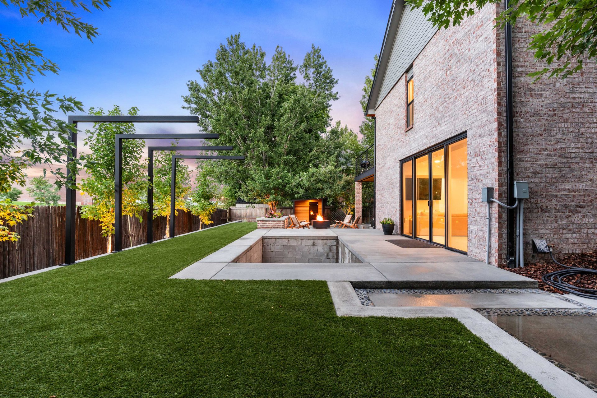 1916 Lake Dr.