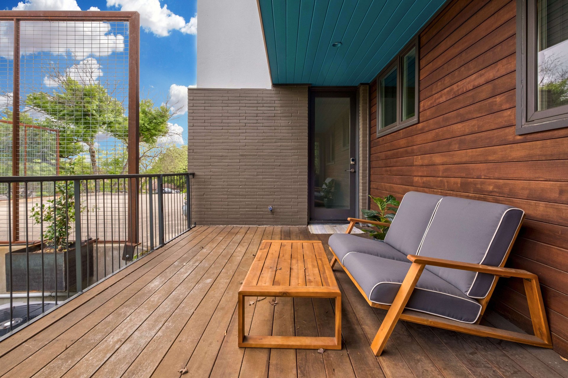 5613 Clarion Cove