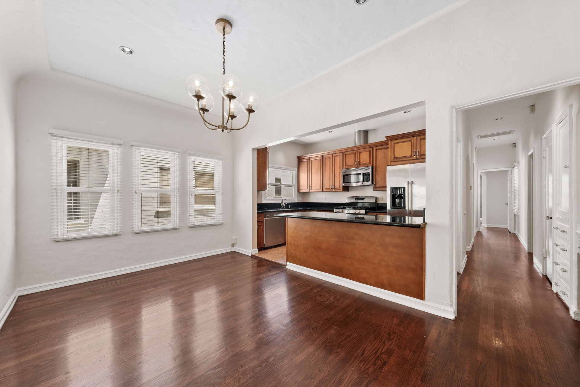 162 N Swall Dr, Beverly Hills