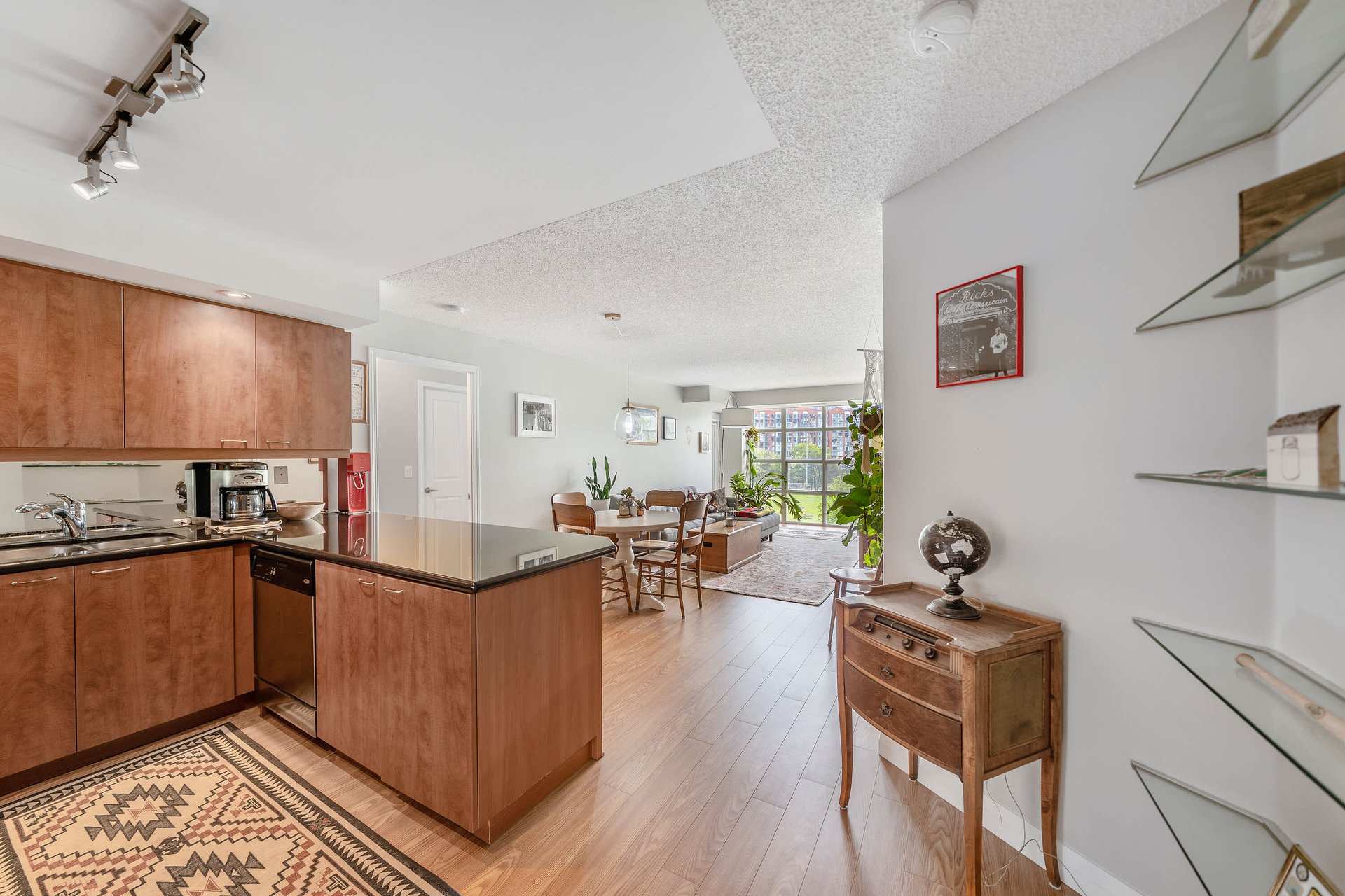 15 Stafford Street #401