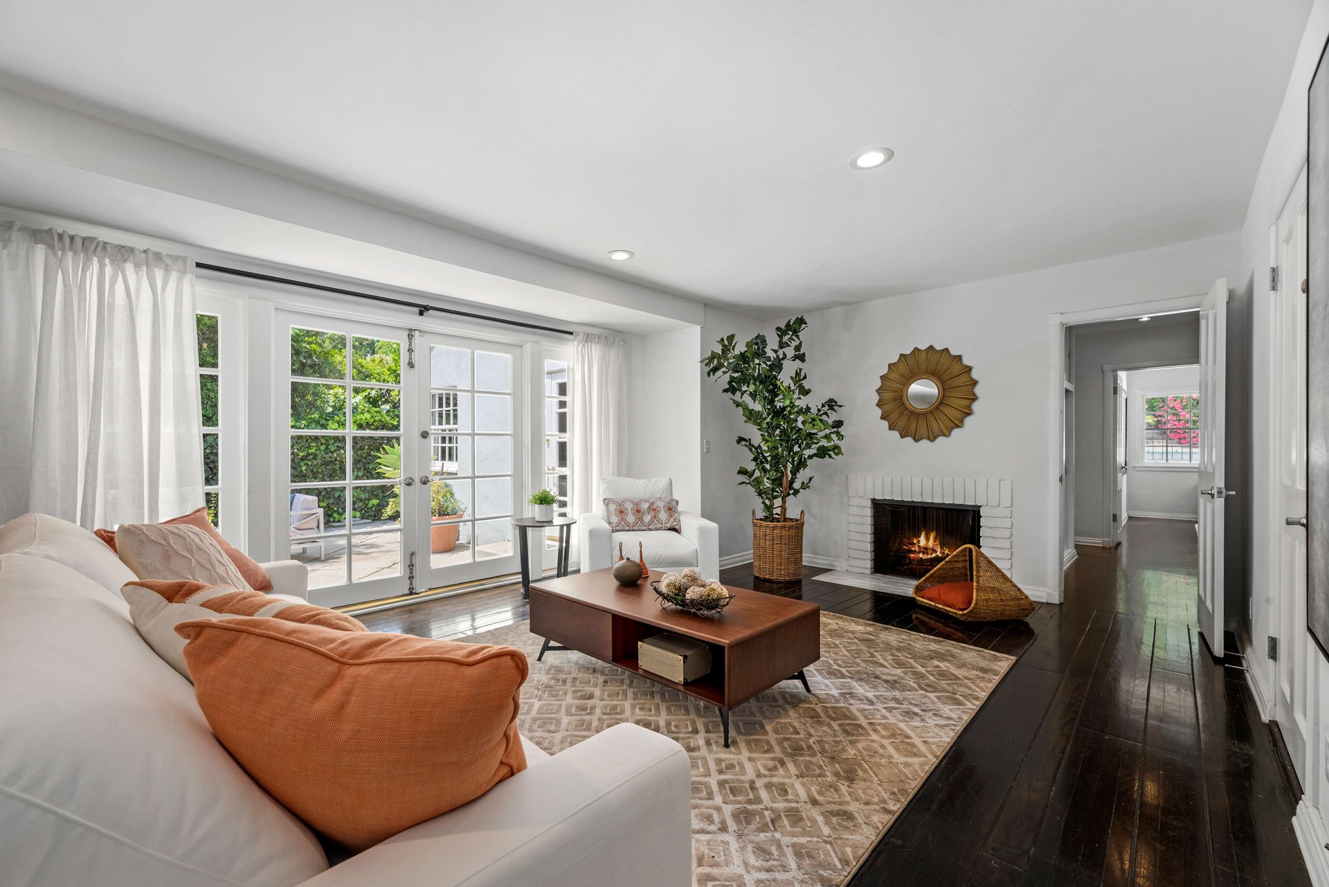 616 Holmby, Little Holmby