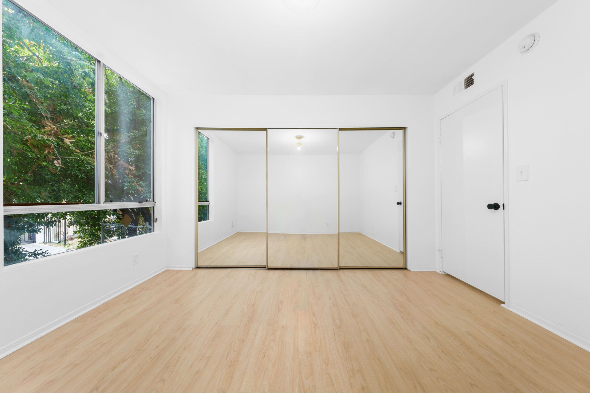 406 N Oakhurst Dr #105, Beverly Hills