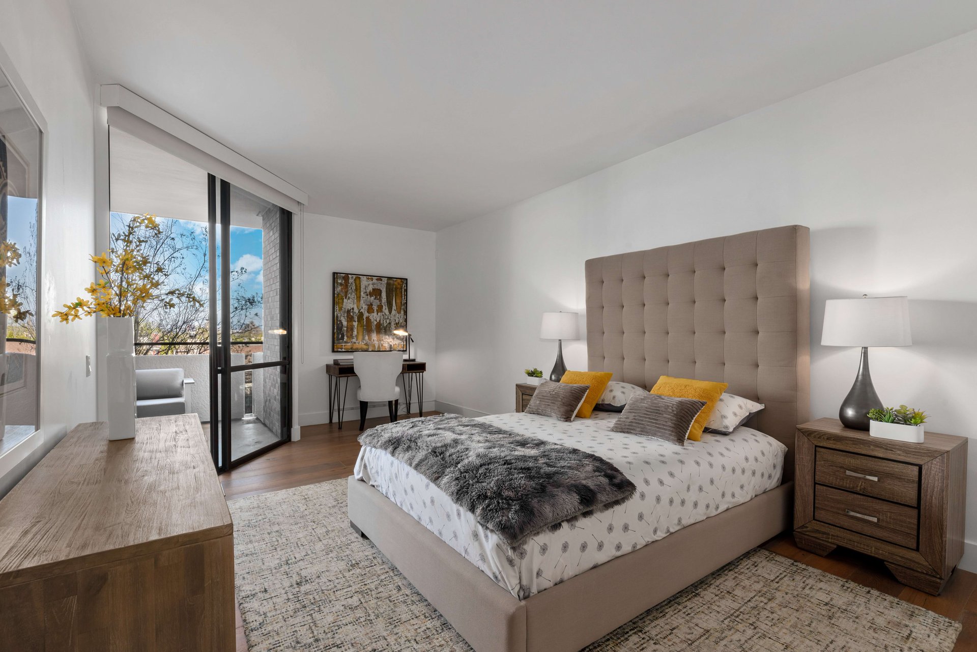 211 S Spalding Dr #N202, Beverly Hills