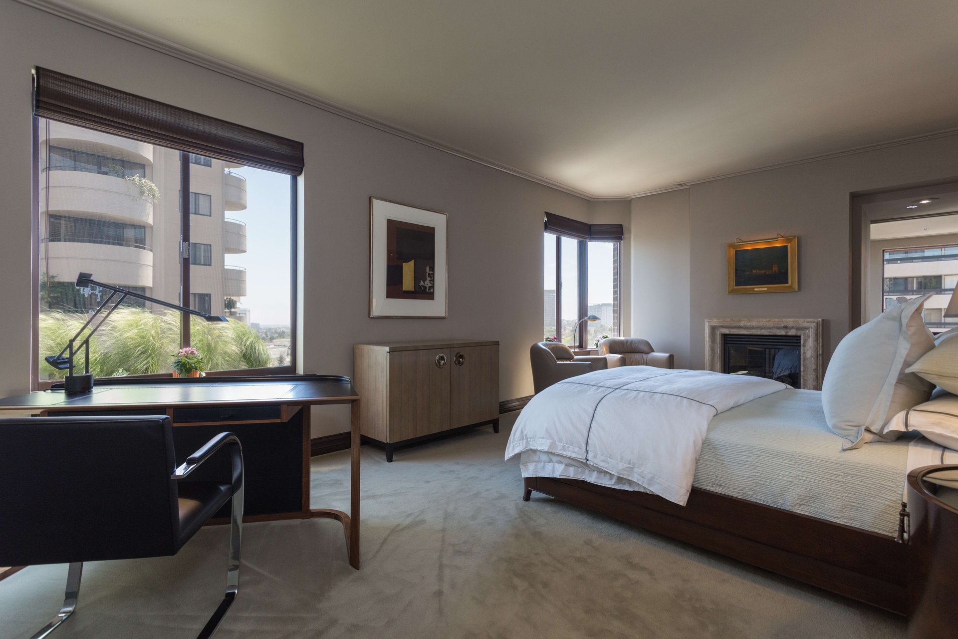 Wilshire Thayer #1102, Wilshire Corridor