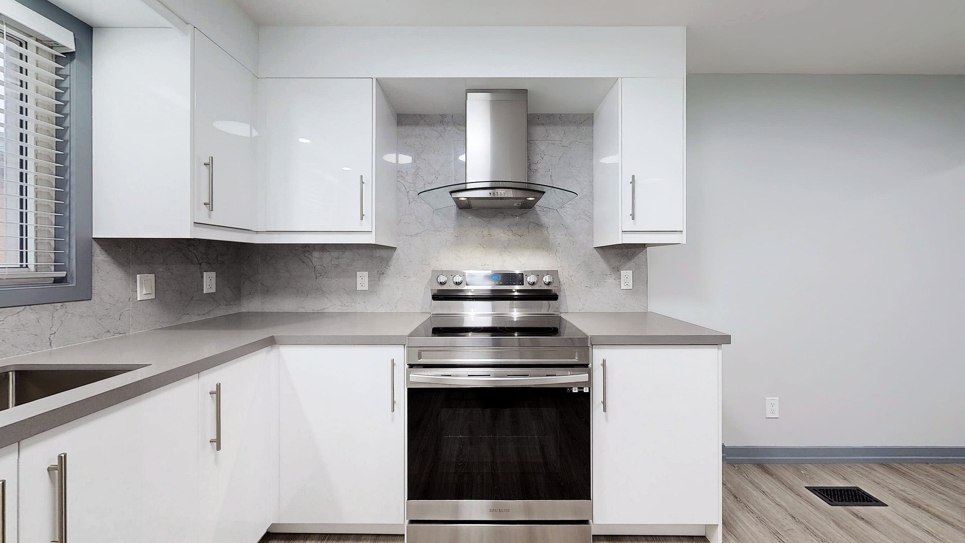 36 Jayfield Rd - Upper Unit