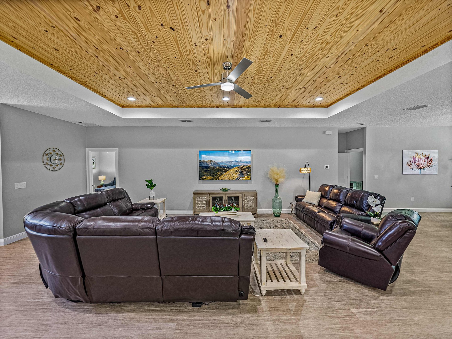 11521 PINE HOLLOW WAY