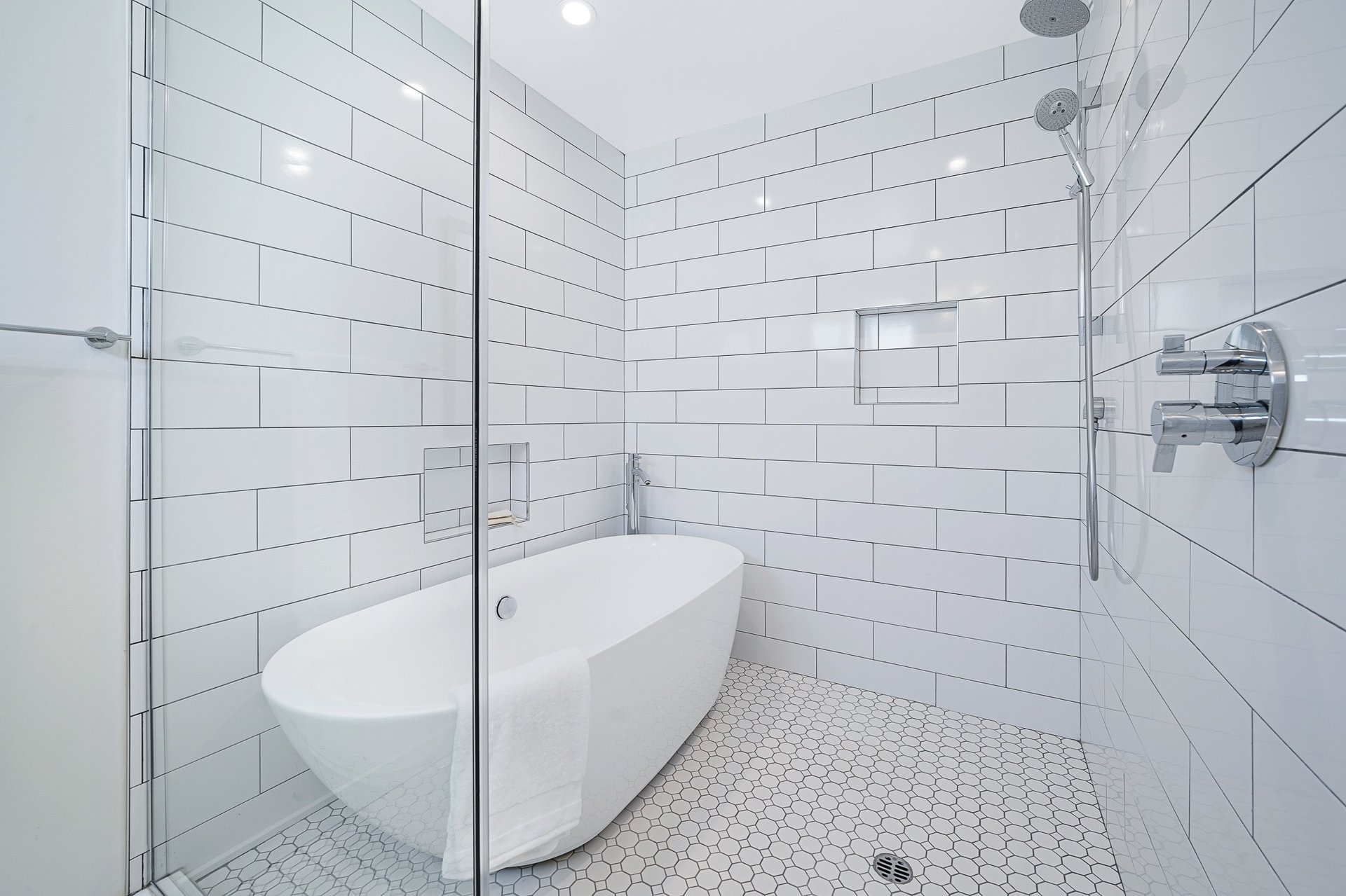 Completely Renovated Traditional Home In Picfair Village