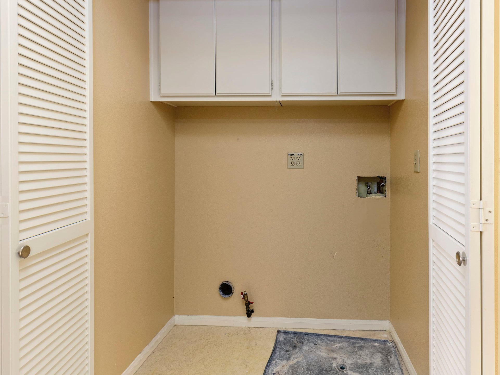 1345 E Grand Avenue Unit: D