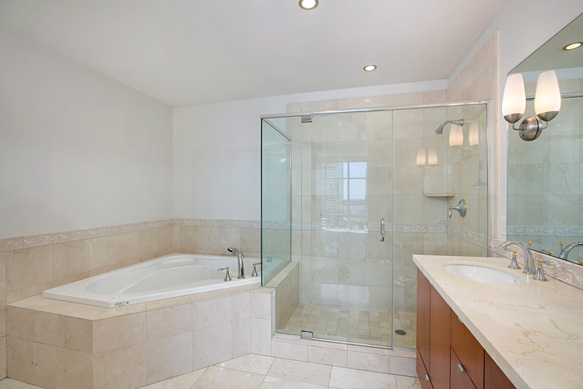550 Front St #1208