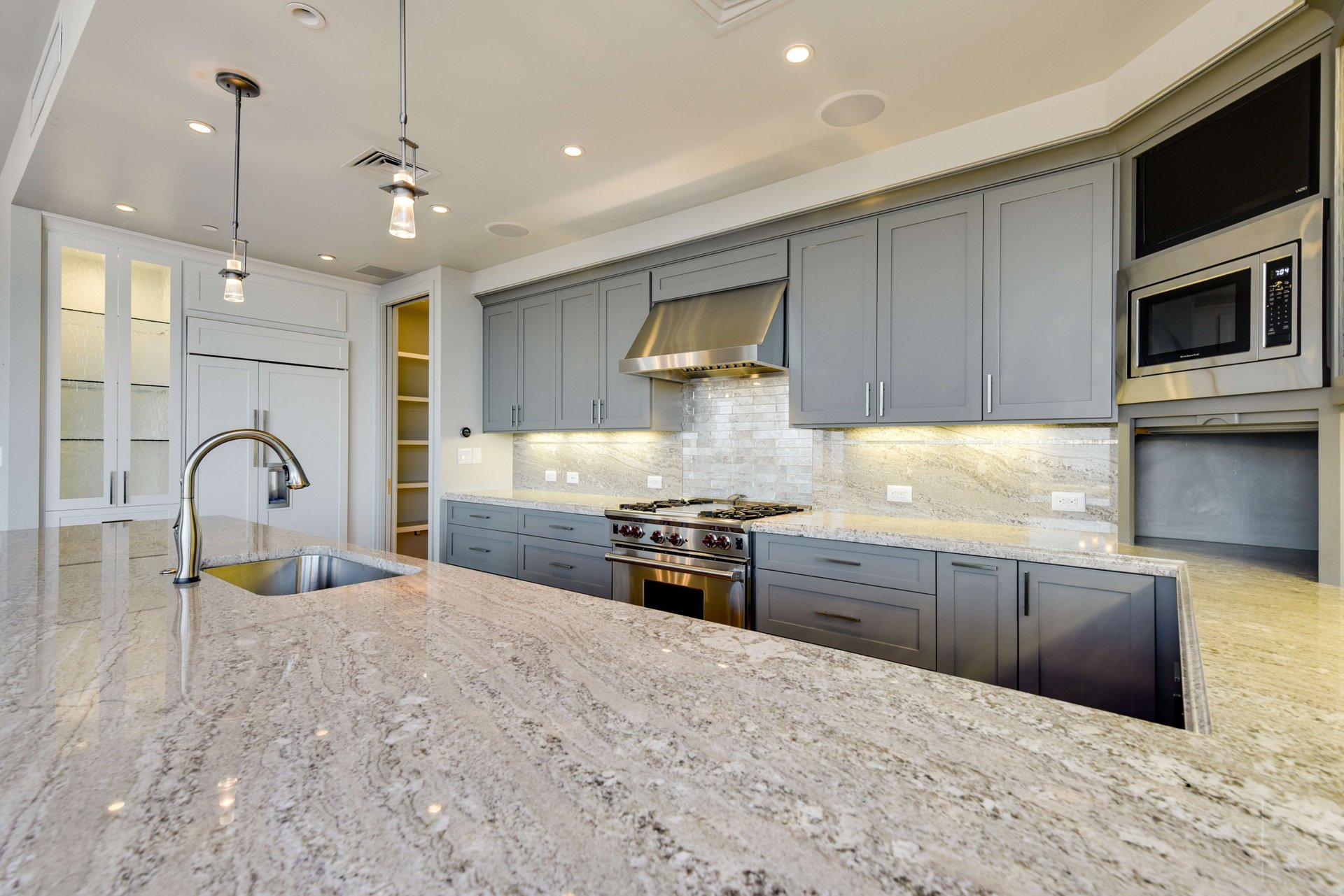 200 Congress Ave #38NE
