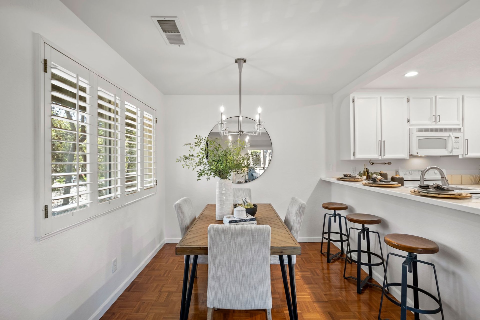 3308 La Terrace Circle