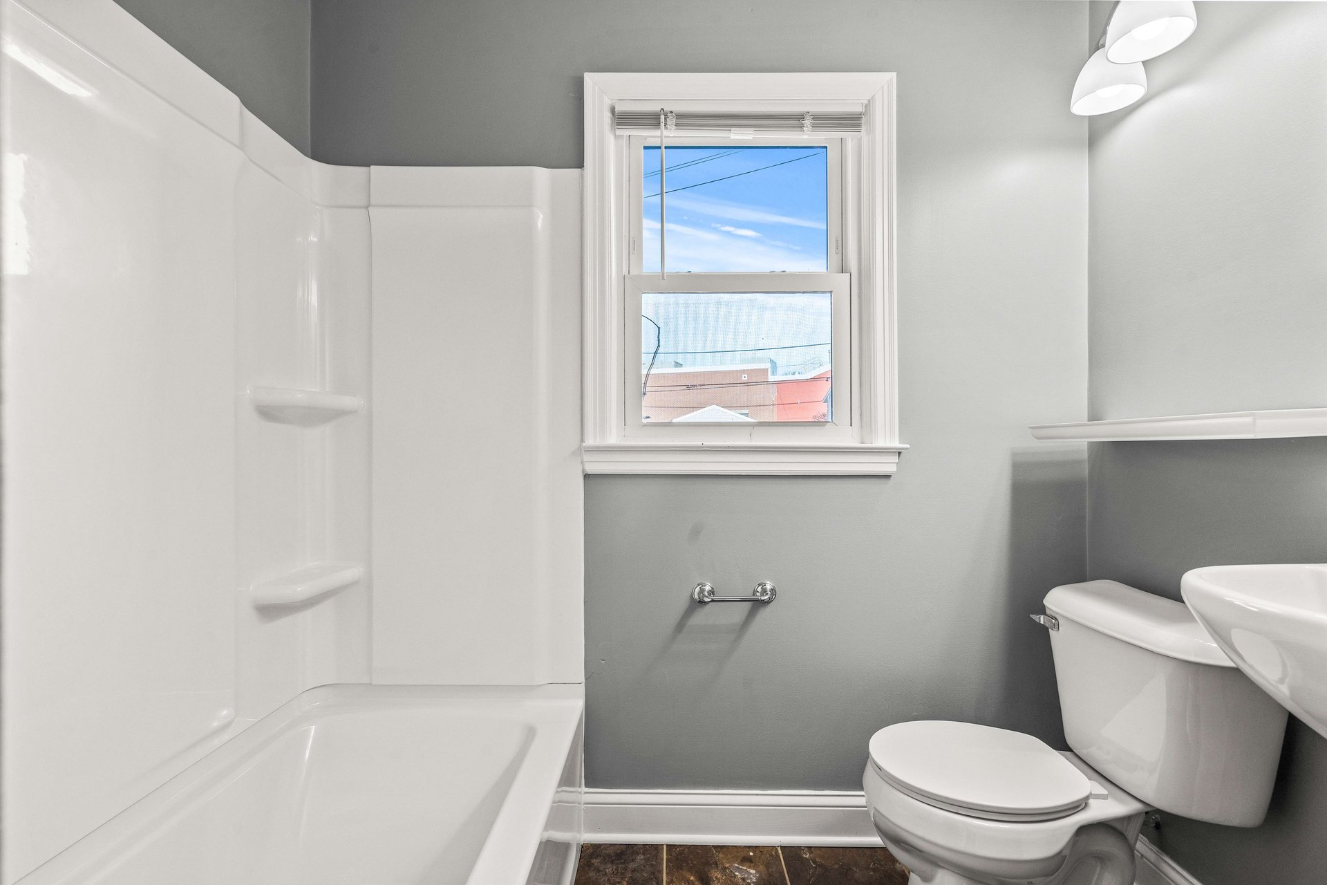 Renovated Bay View Colonial