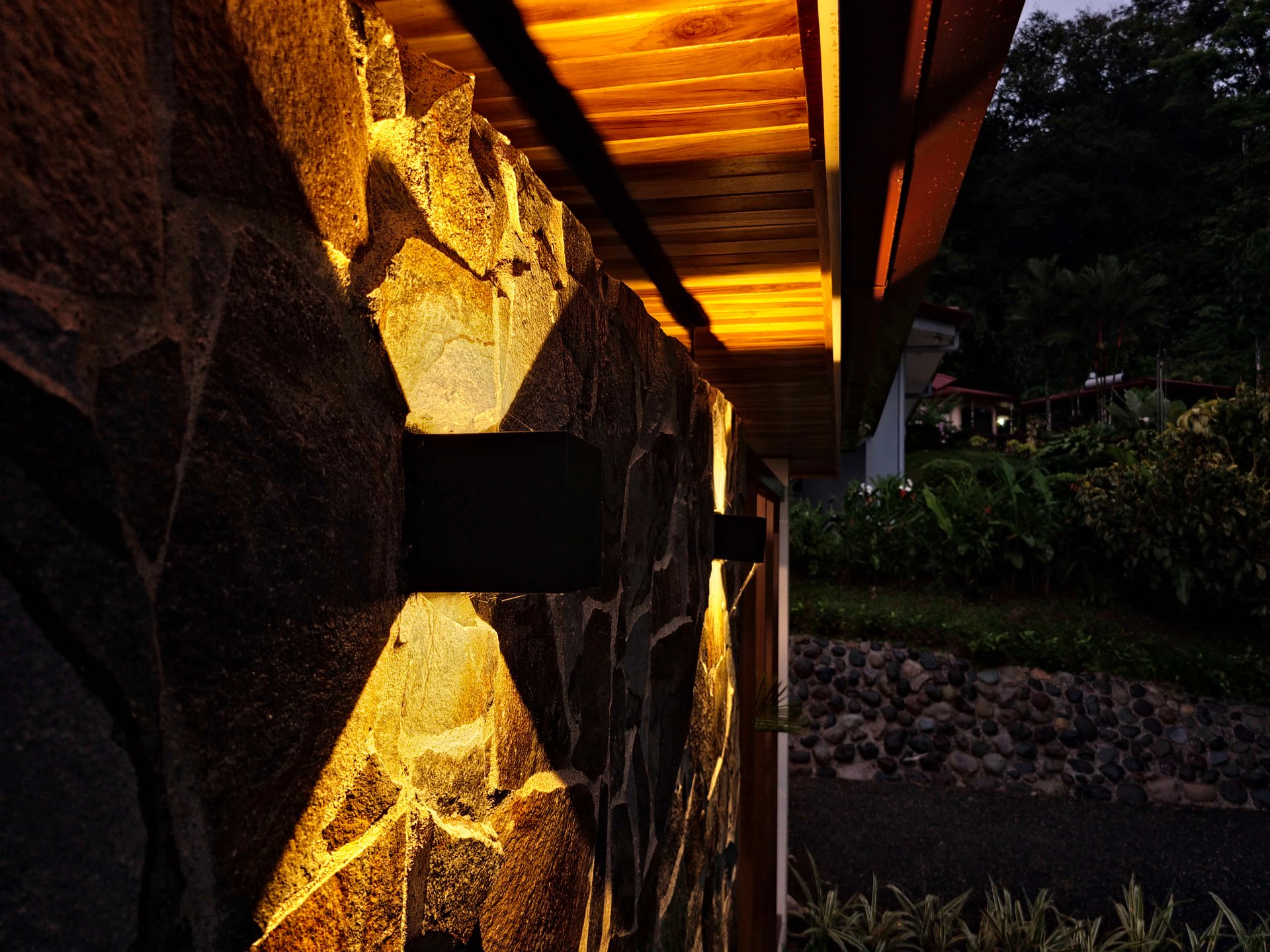 Jungle, Ocean, and exclusive elements to live in the tropics at Casa Elementum