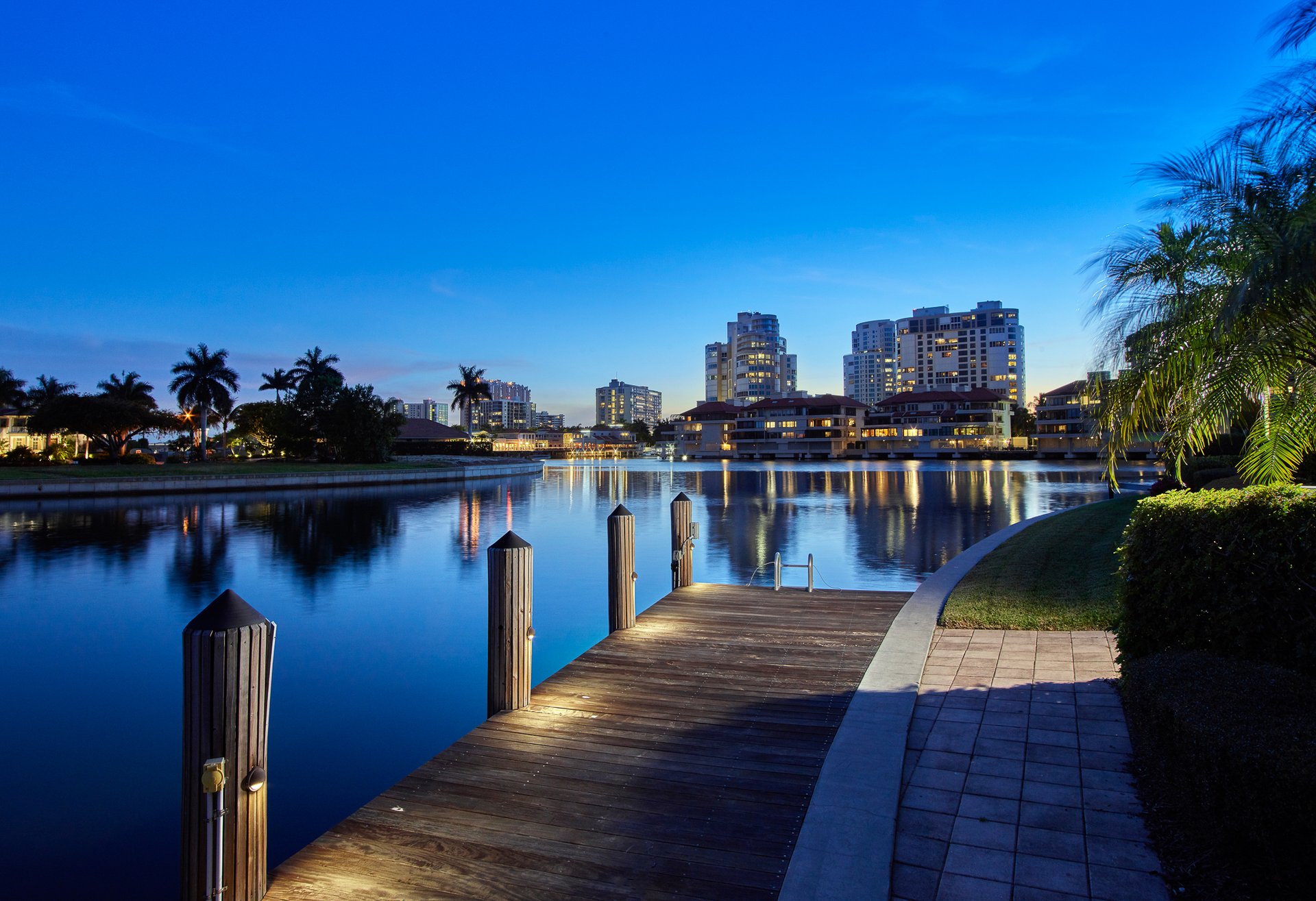 PARK SHORE
