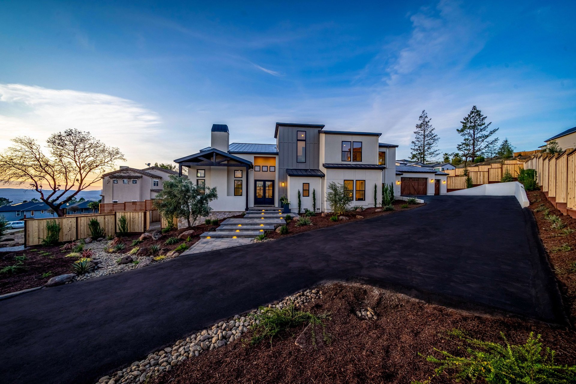 3864 Royal Manor Pl