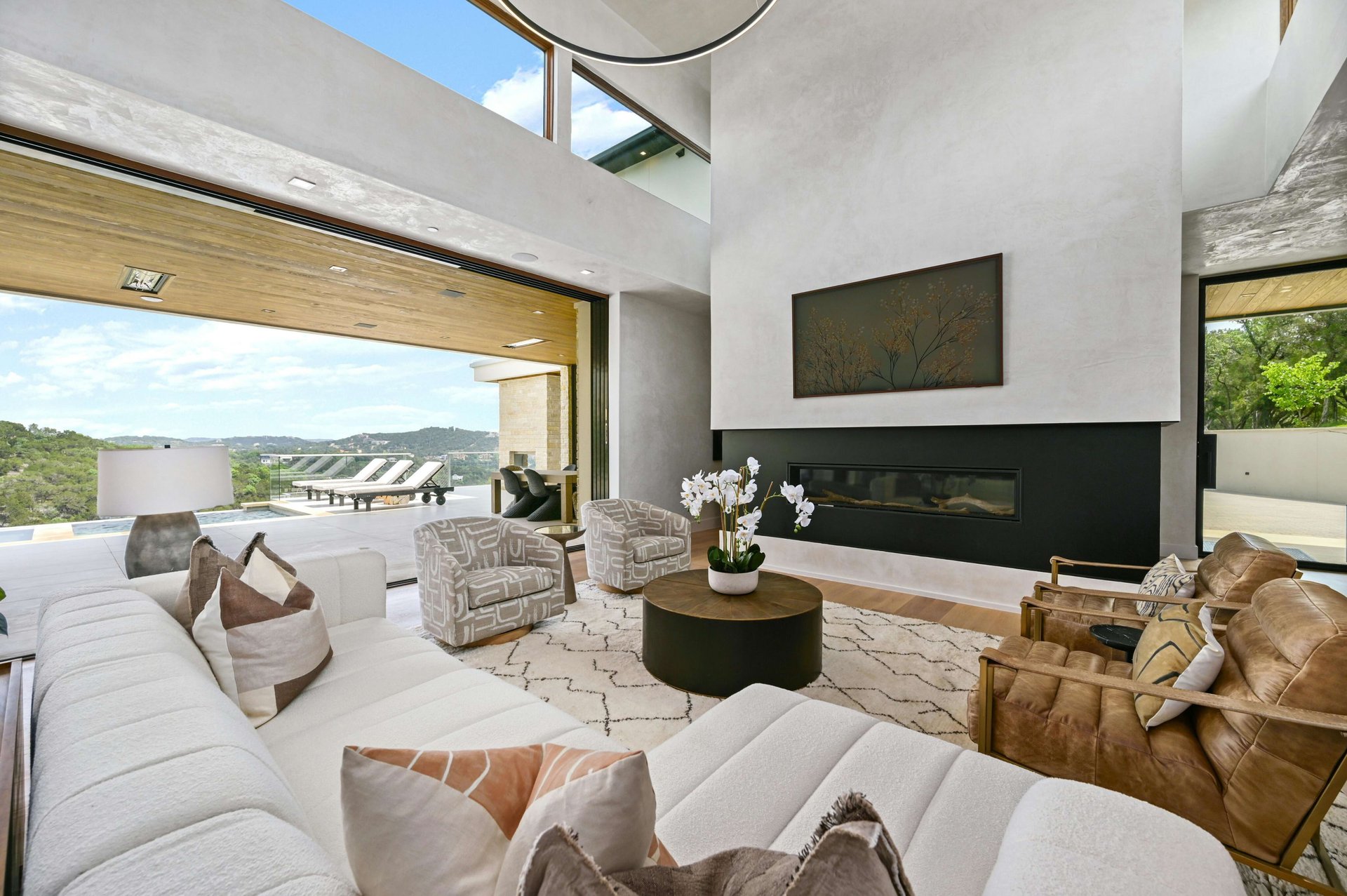 2 Valbella Drive