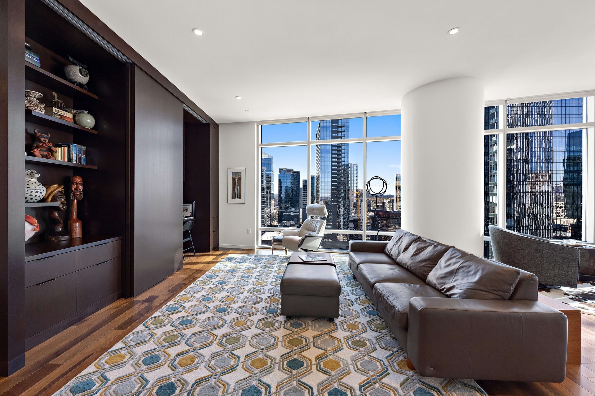 200 Congress Ave #21E