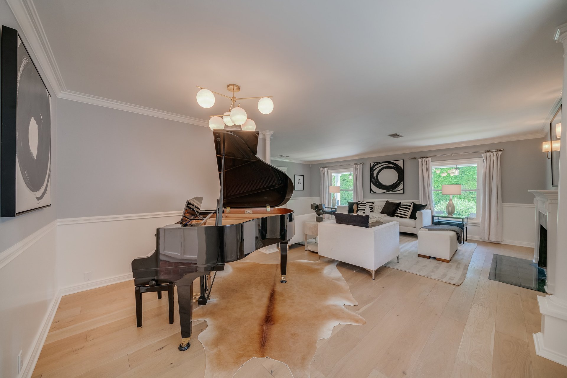 A Hampton's Vibe Traditional Home in Studio City 