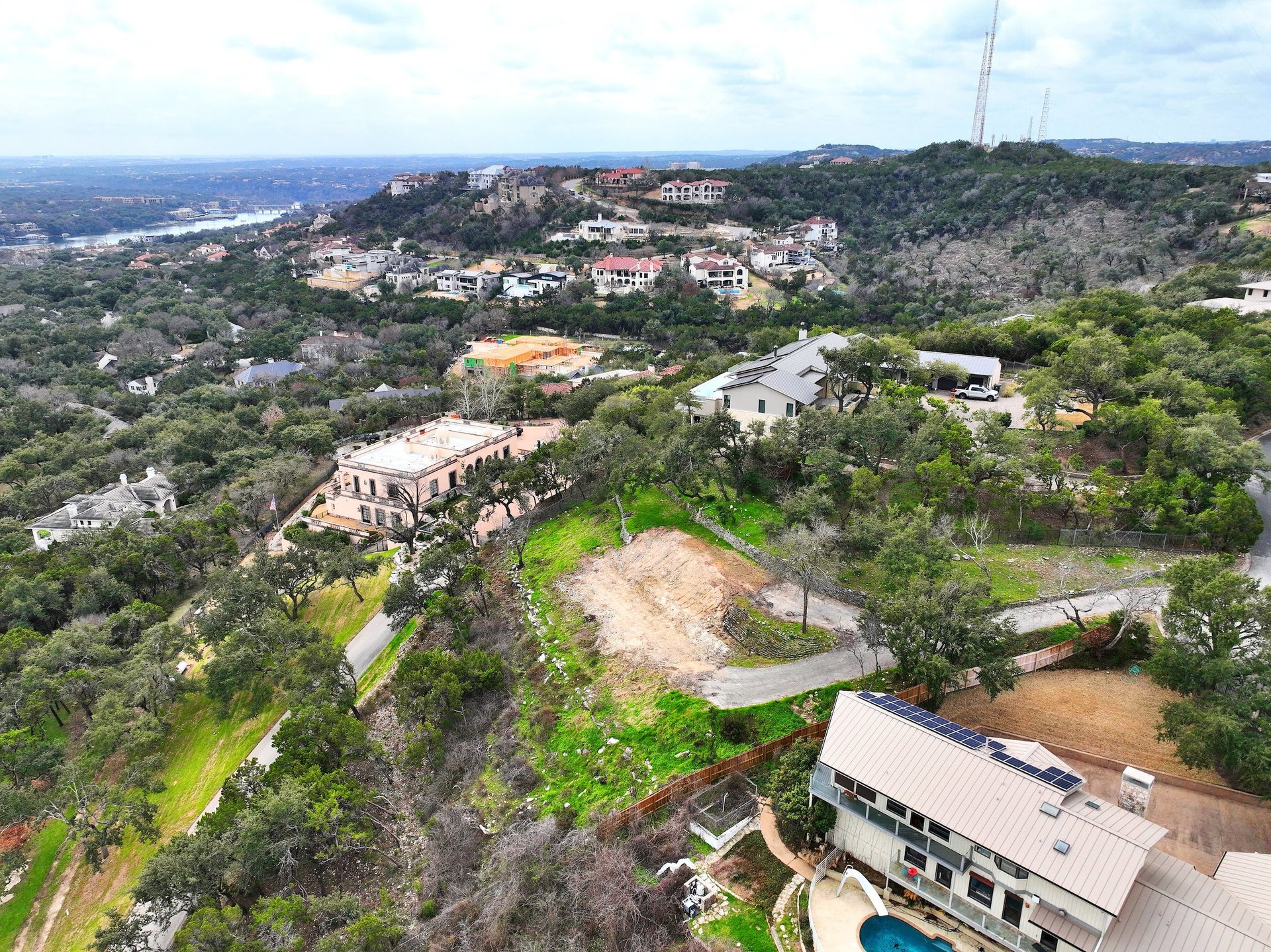 2507 Camino Alto