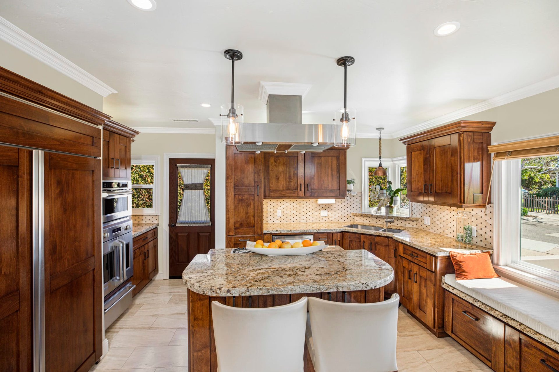 1106 Del Sol Ave