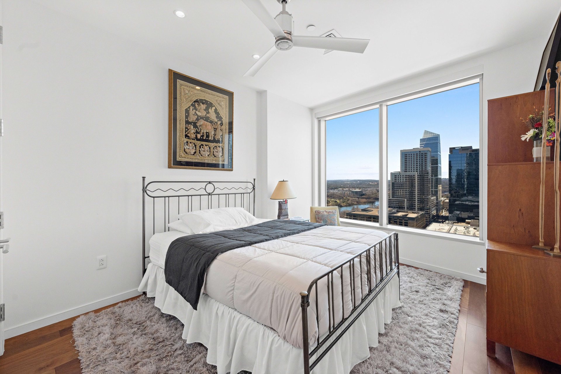 200 Congress Ave #21E